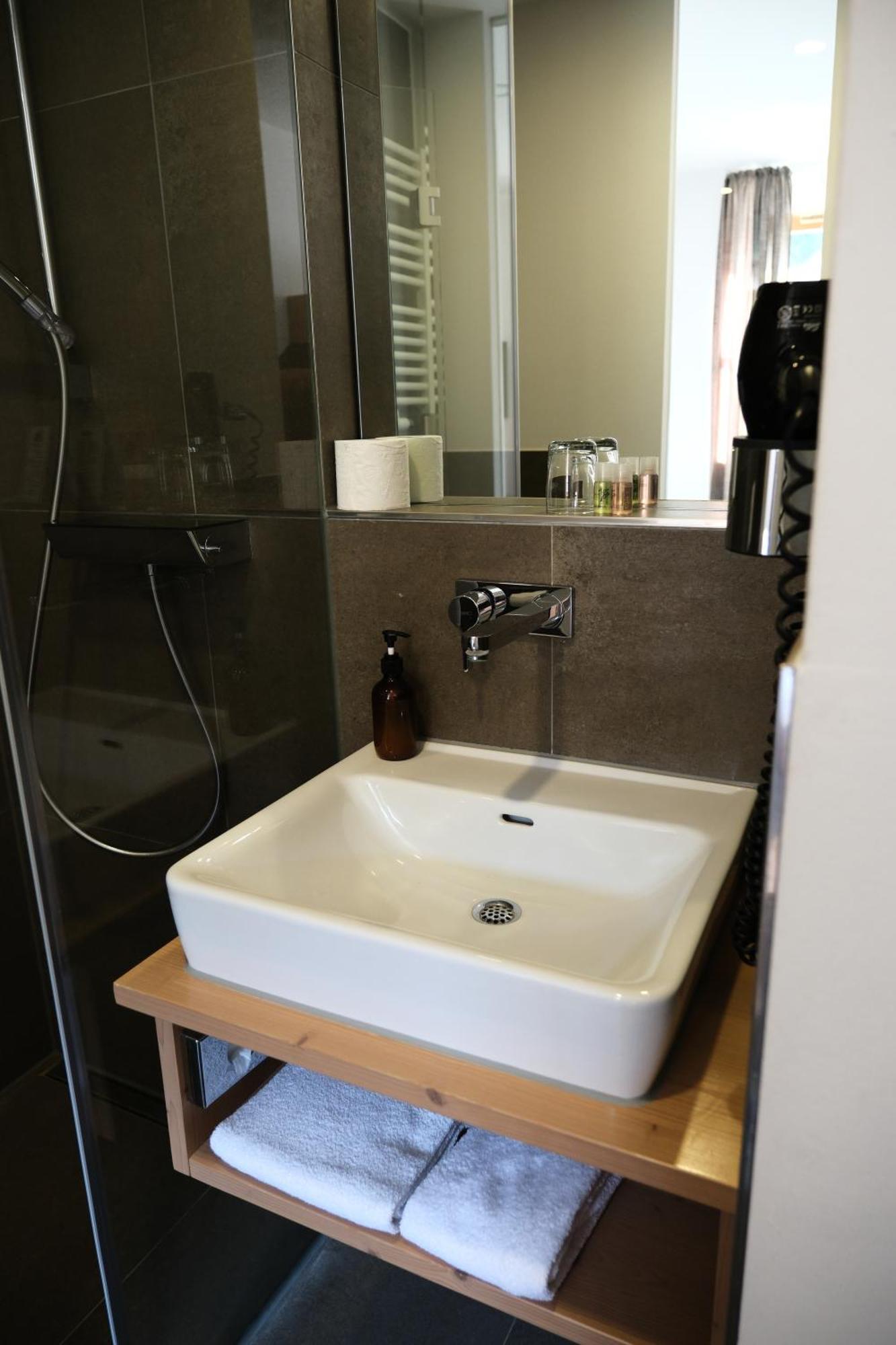 "Beim Butz" Hotel Worth an der Donau Luaran gambar