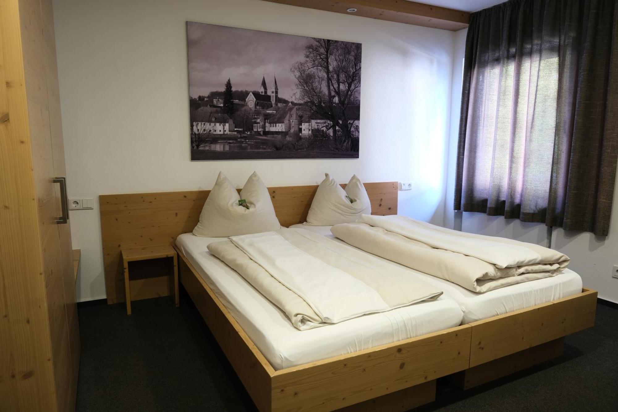 "Beim Butz" Hotel Worth an der Donau Luaran gambar